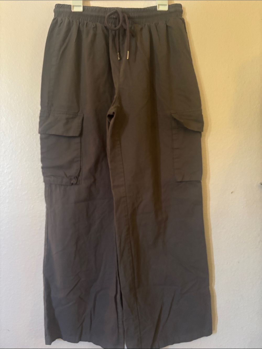 Woman’s Drawstring Cargo Pants, Gray, Size M